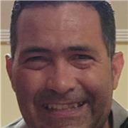 Profesor particular imparte clases a niños de todas las edades